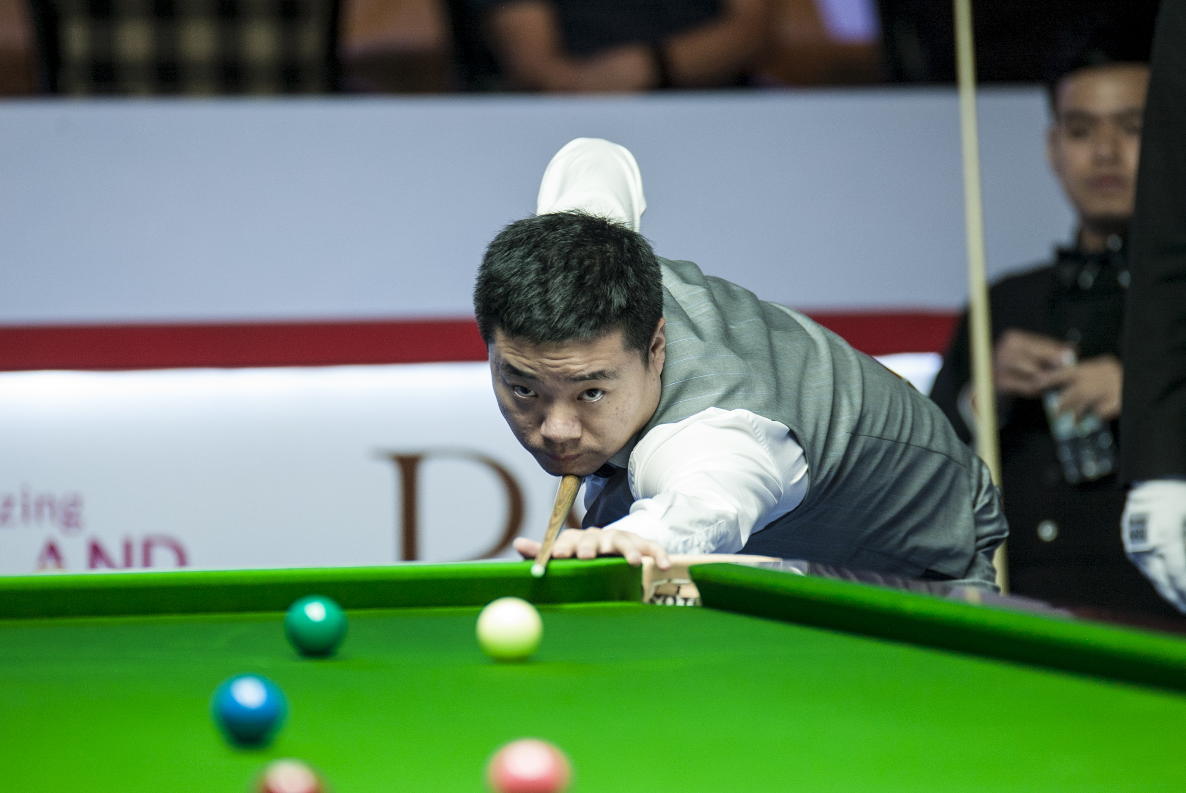 输出侧通过 输出侧通过